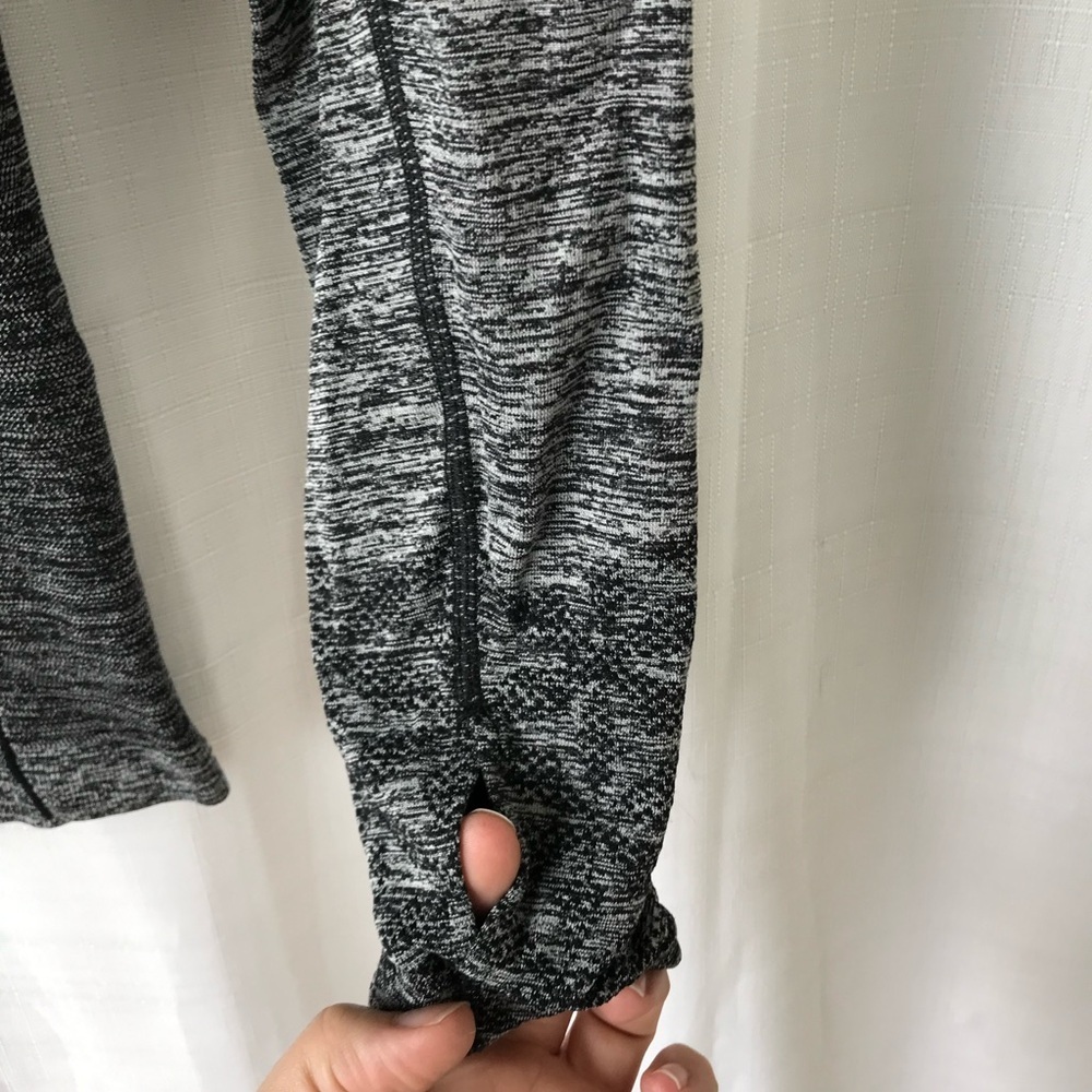 Mizuno Long Sleeve workout top women size medium sample tag - Picture 4 of 10
